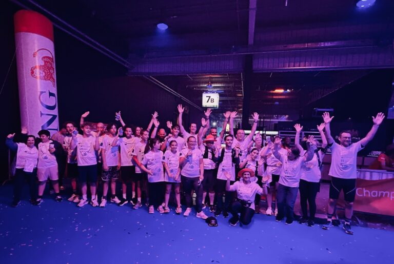 groupe de sportifs au marathon